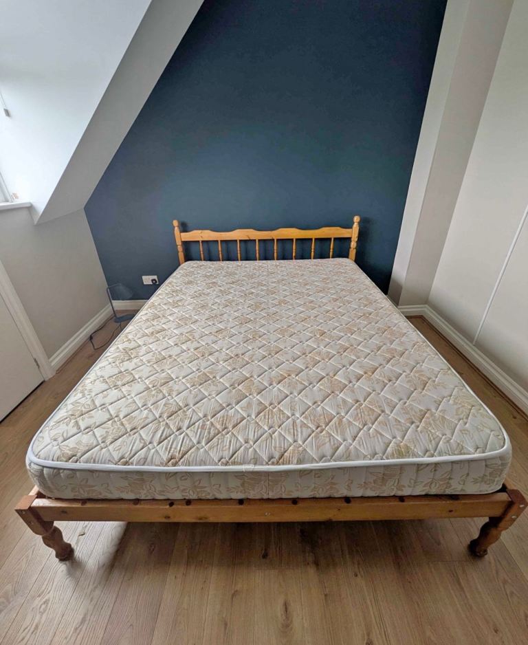 King size bed with mattres 