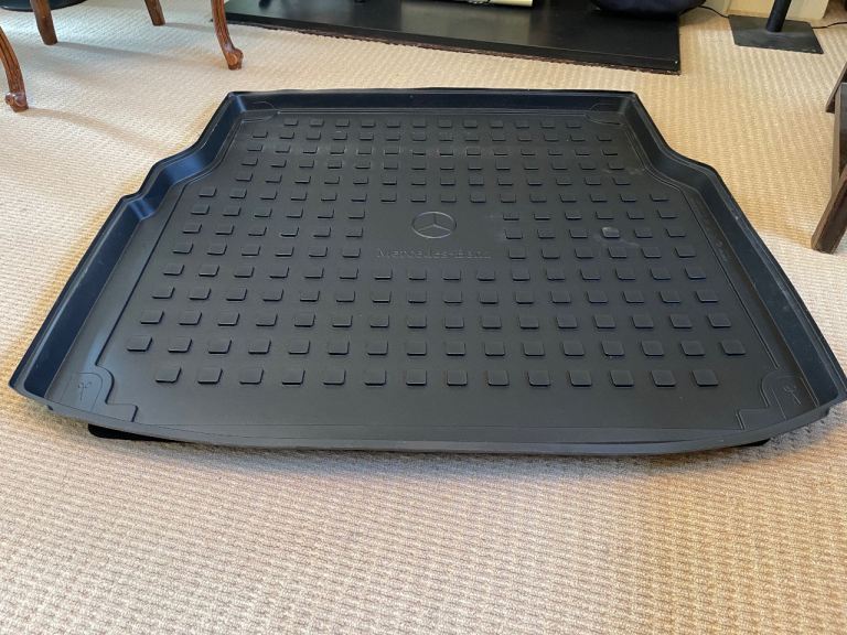 Genuine Mercedes S205 C Class Estate, 2014-2021, Shallow Bootliner. 