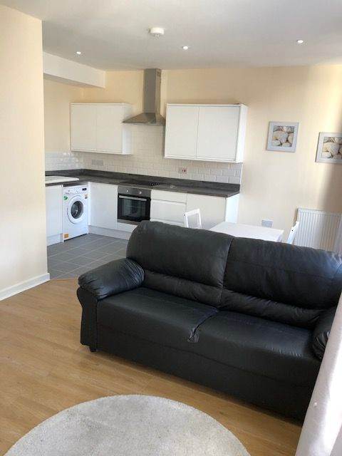 BEAUTIFUL APARTMENTS AVAILABLE NOW IN DERBY CITY CENTRE LARGE ONE BEDROOM  AND ONE STUDIO