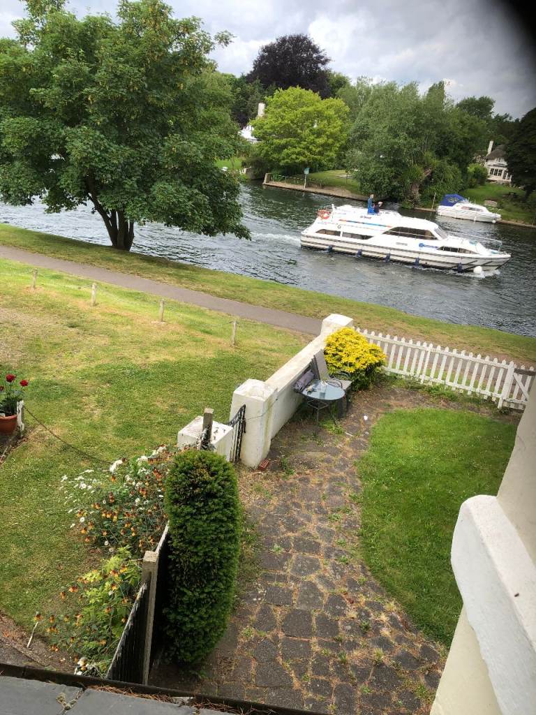 DOUBLE ROOM TO RENT STAINES UPON THAMES TW18 2LE