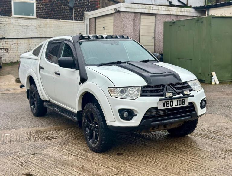 2014 Mitsubishi L200 Double Cab DI-D Barbarian 4WD Auto 176Bhp PICK UP Diesel Automatic
