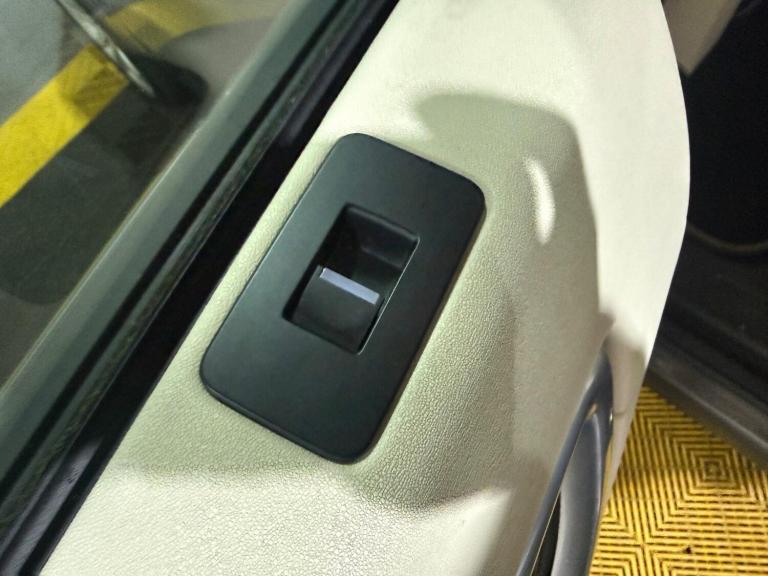 2017 Land Rover Discovery Sport 2.0 TD4 HSE Luxury Auto 4WD Euro 6 (s/s) 5dr ESTATE Diesel Automatic