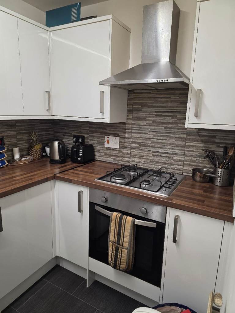 Double room in Kelvinbridge shared flat