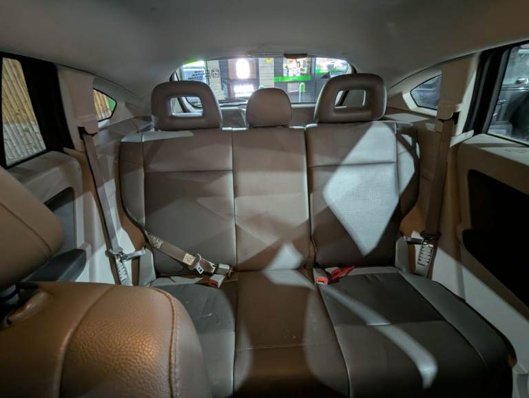 Dodge Calibre SXT, 2 Litre automatic 