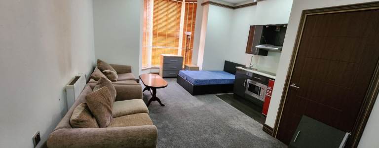 Studio Apartment - To Rent - Bills Included 