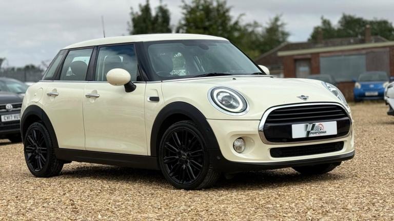 2018 MINI Hatch 1.5 Cooper D Euro 6 (s/s) 5dr HATCHBACK Diesel Manual