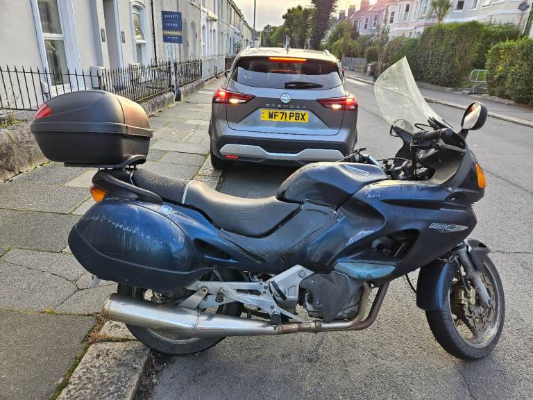 Honda, DEAUVILLE, 2001, 647 (cc)