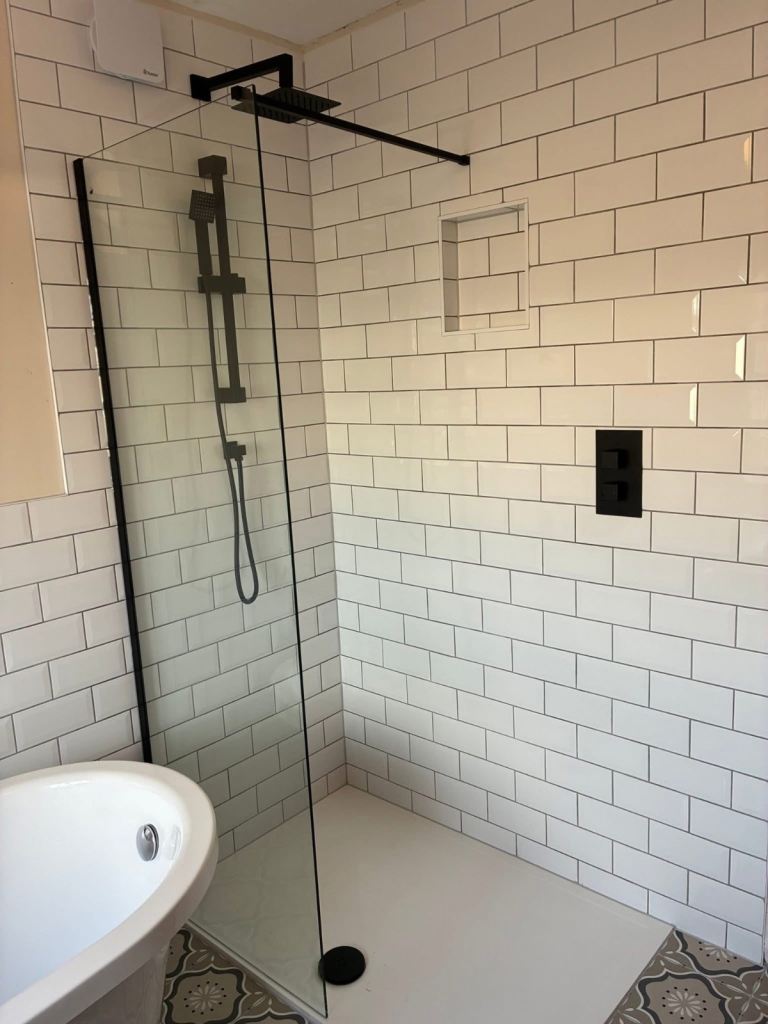 image for Shower screen, 2000mm x 700mm