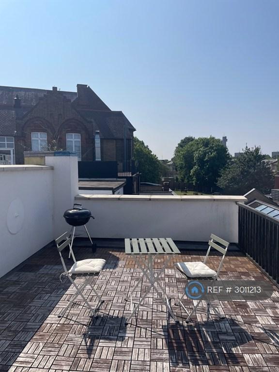 1 bedroom flat in Queens Park, London, W10 (1 bed) (#3011213)