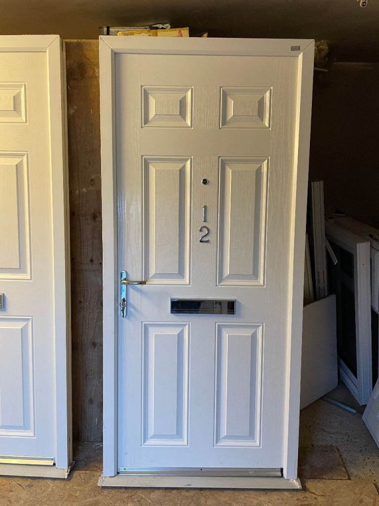 COMPOSITE DOOR 2M x 91 cm - WHITE COLOUR - WITH 2 KEYS (REF: DX235)