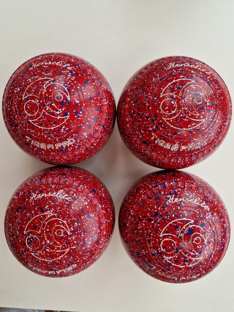 Henselite Tiger PRO bowls. Size 4