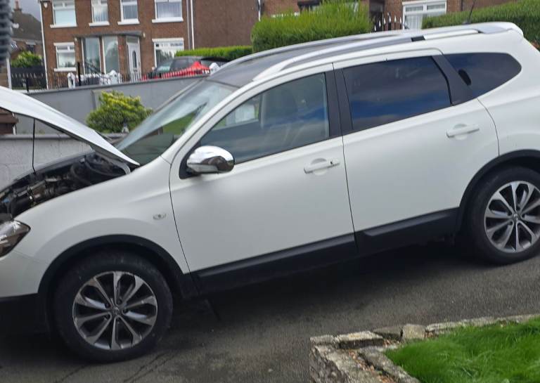 J10 Qashqai Tekna (+2) Breaking