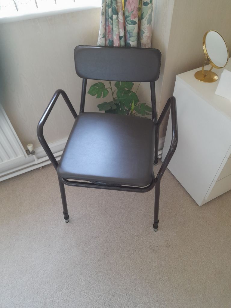 Drive Bedside Commode Chair