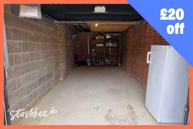 Garage to rent in Aldershot (GU11) | Stashbee