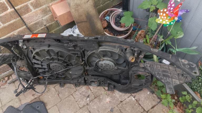 Audi S4 2005 convertible 4.2 fans and radiator