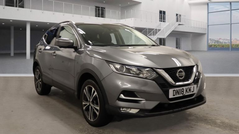 image for 2018 Nissan Qashqai 1.5 dCi N-Connecta 5dr ++ PANROOF / NAV / CAMERA / ULEZ / 7 SERVICES ++ HATCH...