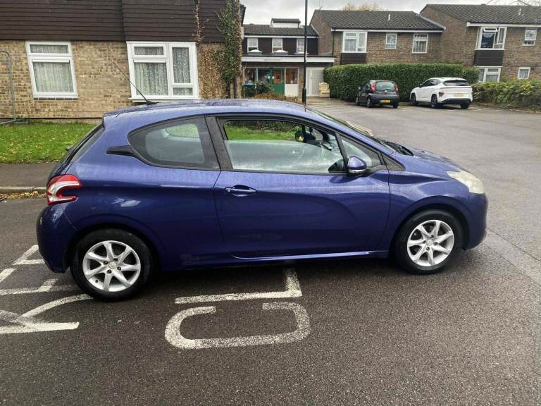 Peugeot 208 Active Brand new MOT 88k miles full service history not corsa or golf or fiesta