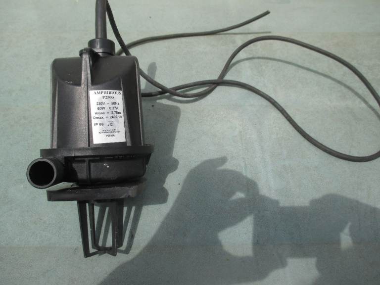 Powerful pond pump - hardly used