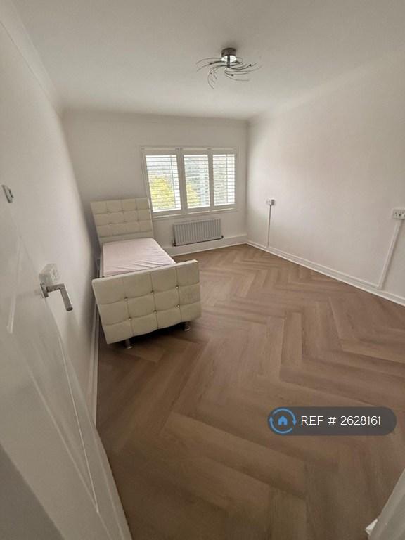 2 bedroom flat in Highbrook Close, Brighton, BN2 (2 bed) (#2628161)