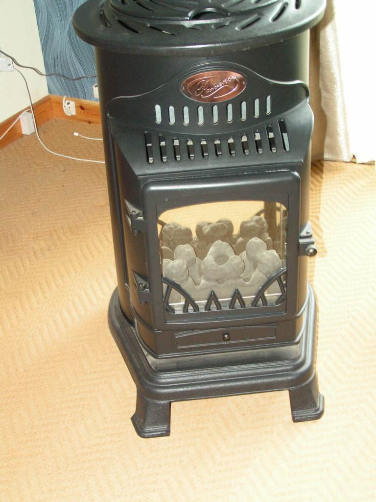 Black Electric Fireplace Heater with Faux Coals – Good Condition