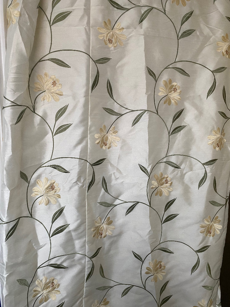 Curtains 2 pairs of excellent good quality 
