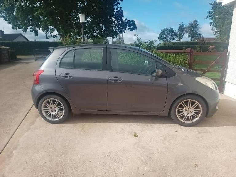 Toyota Yaris SR 1.3 petrol 