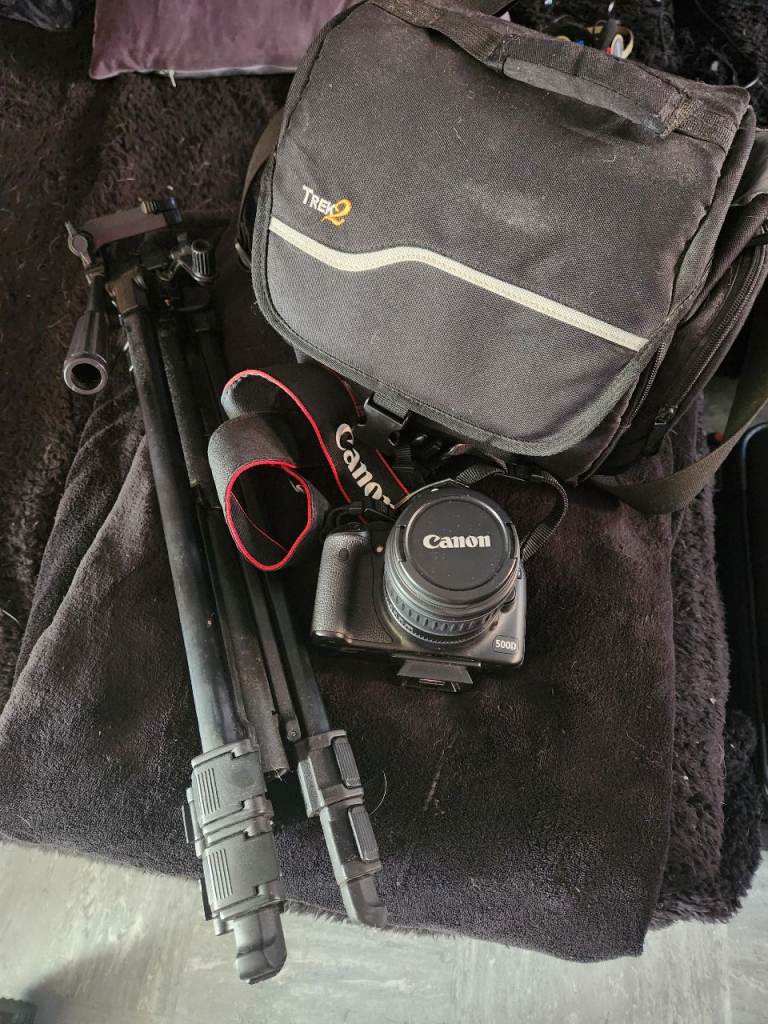 Canon EOS 500D Plus 18-55 lens and accessories