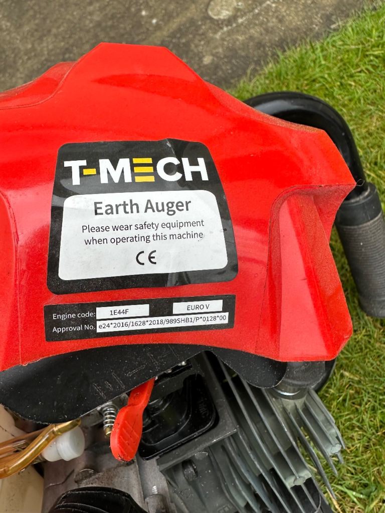 Earth auger/post digger