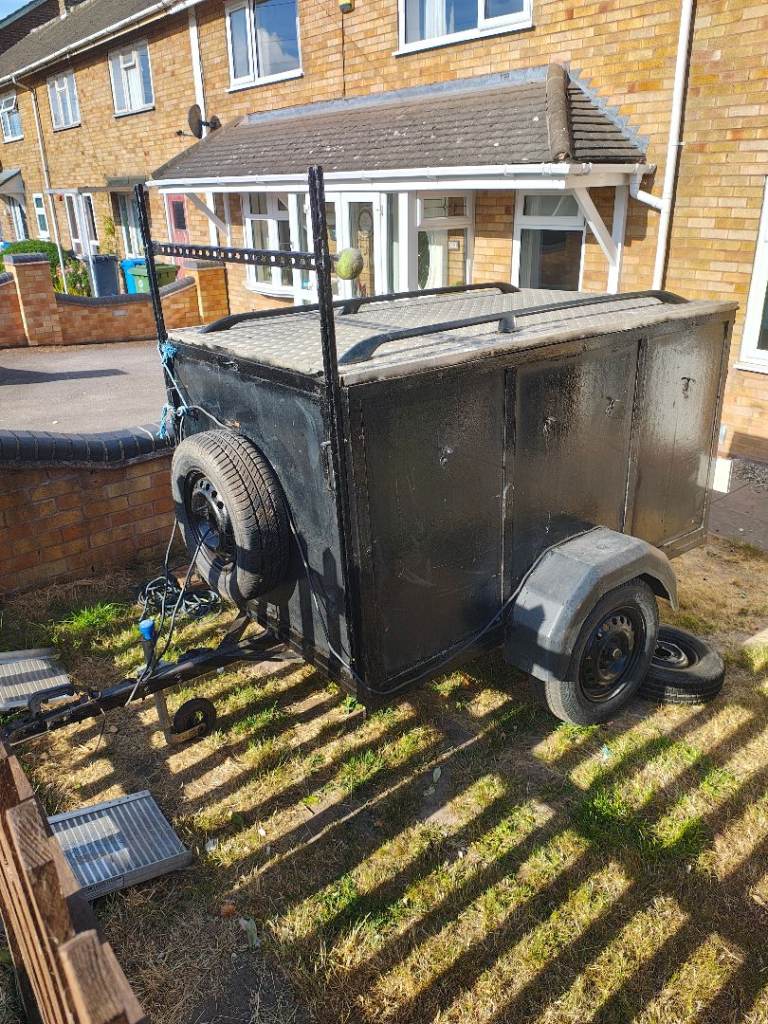 6ft x 4ft x 4ft box trailer with lid