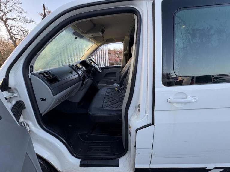 2014 Volkswagen Transporter Transporter T32 Startline TDI BlueMotion Technology Crew Cab DIESEL M...