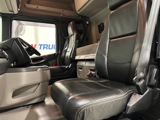 Scania R500 Highline 6x2 Rear Lift Tractor Unit