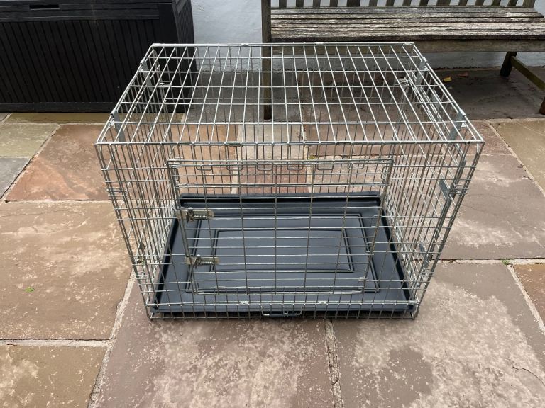 Pet crate - collapsing with two doors and a handle 