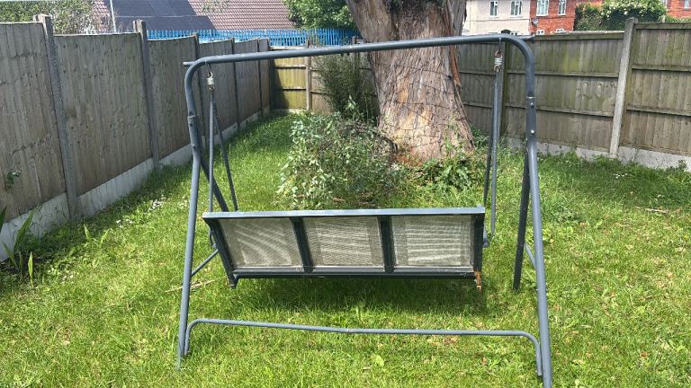 Metal garden swing free to collect 