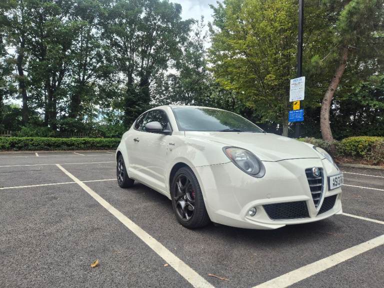 Alfa Romeo, MITO, Hatchback, 2015, Manual, 1598 (cc), 3 doors