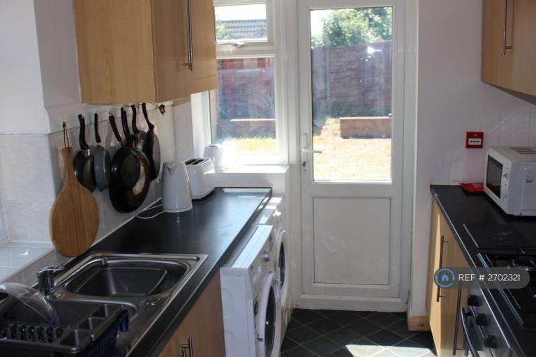 1 bedroom in George Road, Erdington, Birmingham, B23 (#2702321)