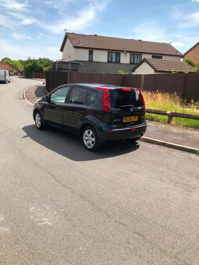 Nissan, Note. 