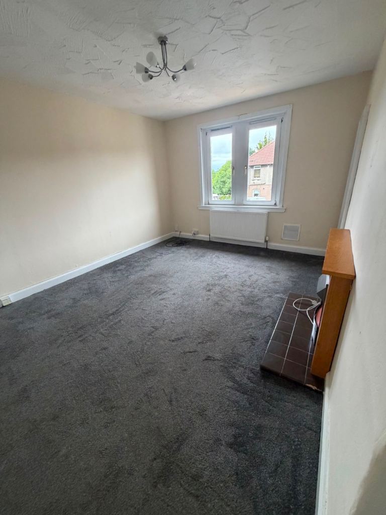 2 Bedroom upper Flat in Glencraig