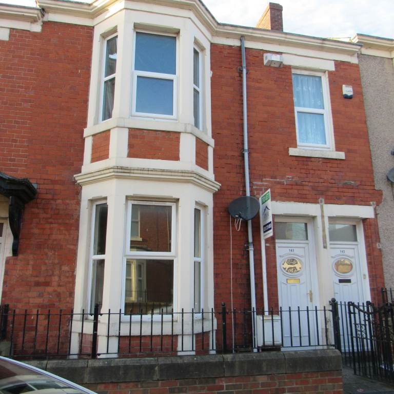 2 Bedroom Ground Floor Flat situated on Fairholm Road in Benwell, Newcastle Upon Tyne, NE4 8AS