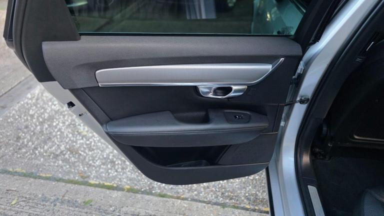 VOLVO S90 2.0 D4 Momentum Auto Euro 6 (s/s) 4dr 2018