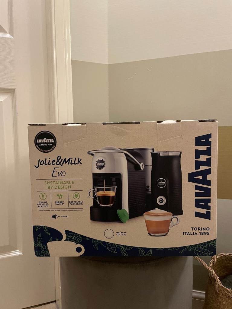 Lavazza EVO Coffee Machine with Integrated Milk Frother White