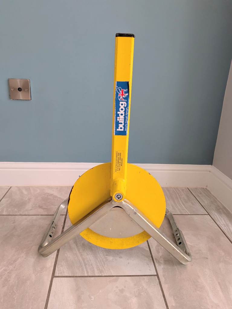 Bulldog campervan wheel lock 