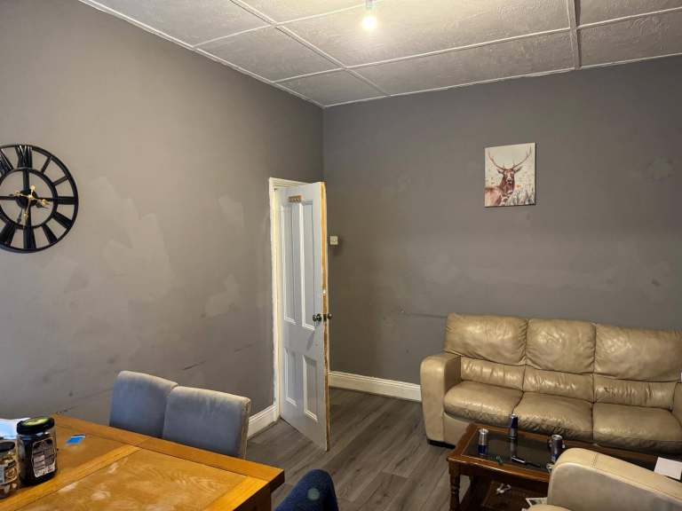 NICE 2 BED FLAT on whithall road , NE8 4PX