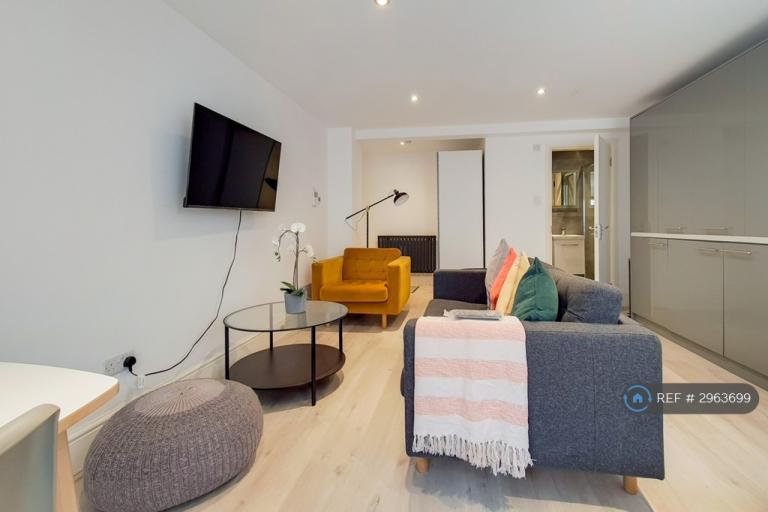 Studio flat in Gloucester Place, London, NW1 (#2963699)