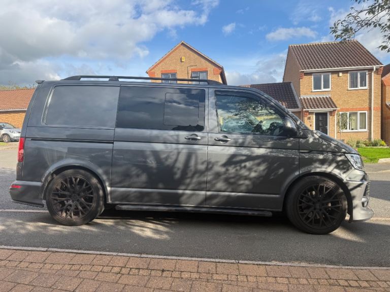 2019 T6 Highline T32 Kombi Day Van, SWB, 4Motion DSG 204, Leighton Vans 