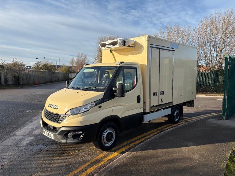 70 Iveco Daily 35s 6speed manual rwd Frige/freezer overnight standby 
