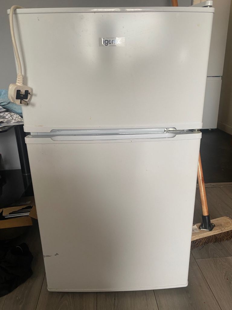 Mini Fridge with freezer 