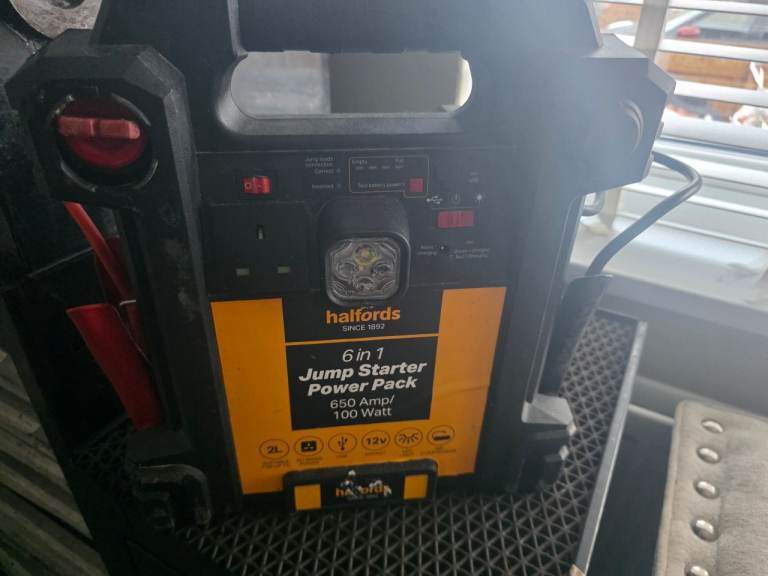 Halfords jump pack
