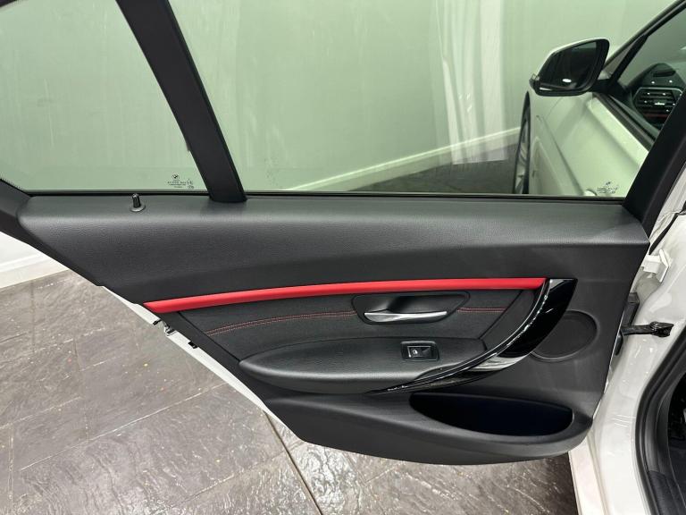 2017 BMW 3 Series 2.0 330e 7.6kWh Sport Auto Euro 6 (s/s) 4dr SALOON Petrol/Electric Hybrid Autom...