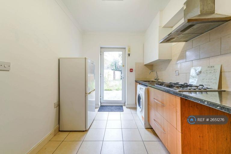 1 bedroom in Nelson Gardens, Whitton, TW3 (#2651276)