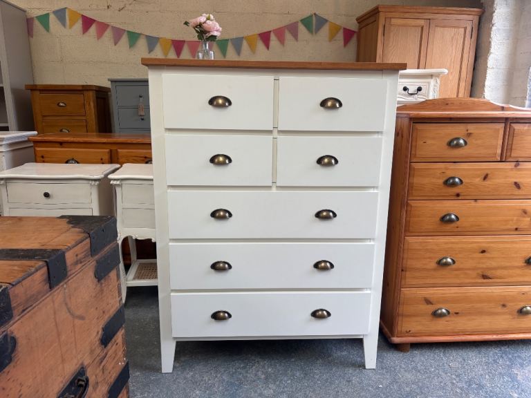 Very large chest of drawers 